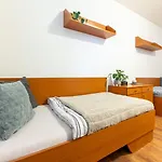 Dorm Residences Dlha