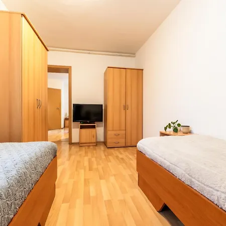 Dorm Residences Dlha * 斯图帕瓦